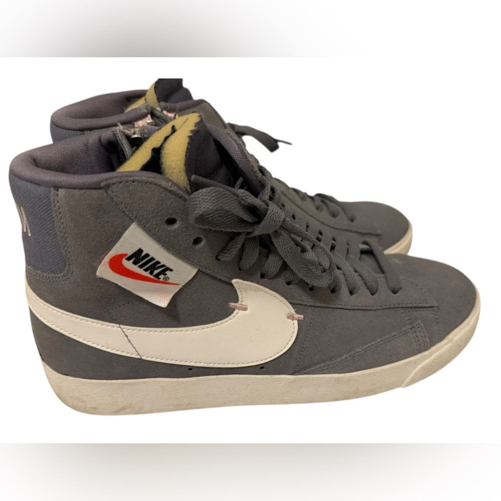 Nike Women's Blazer Mid Rebel‎ Sneakers